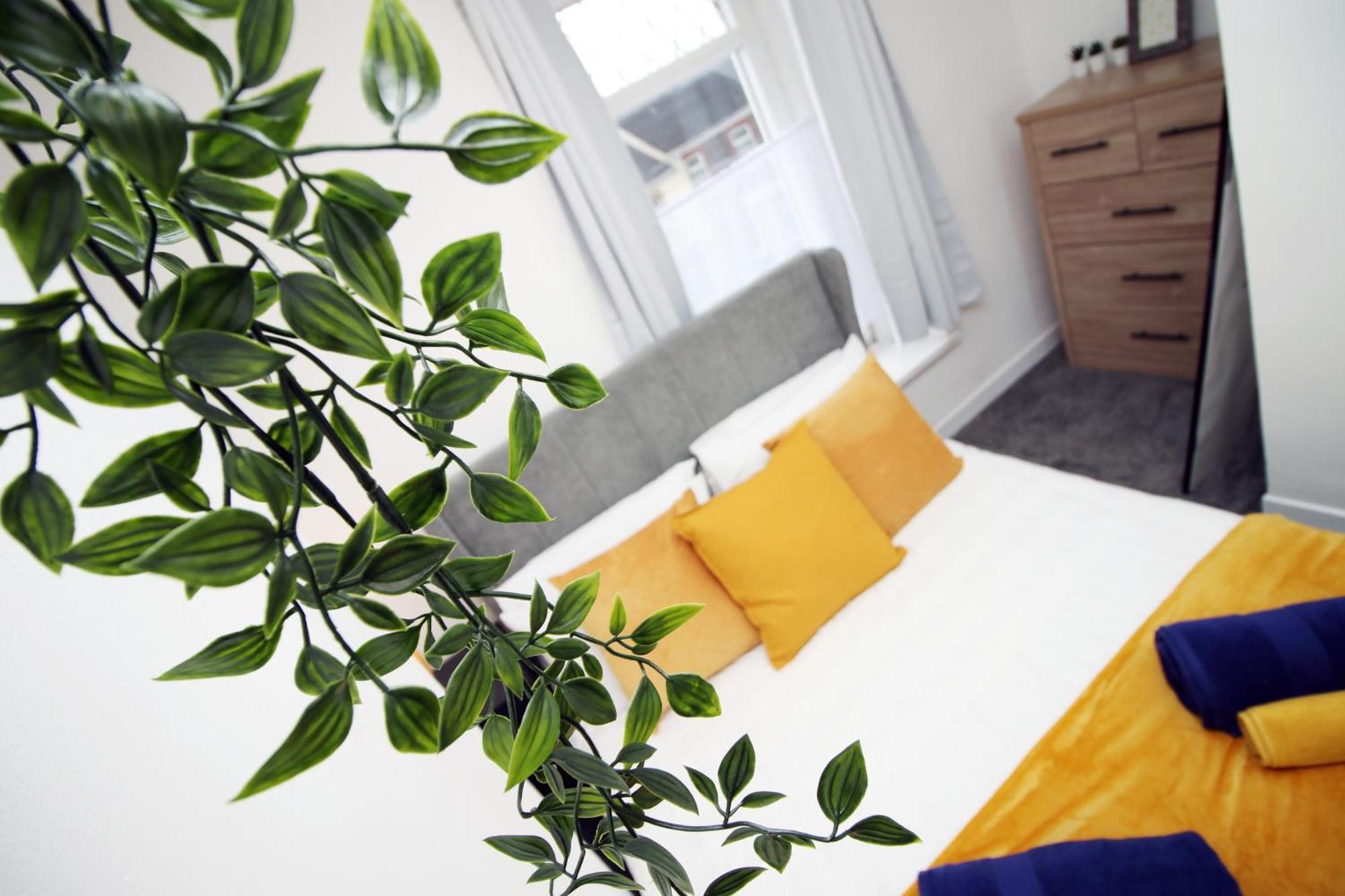 City, Sleeps 5, Tv Every * Swansea