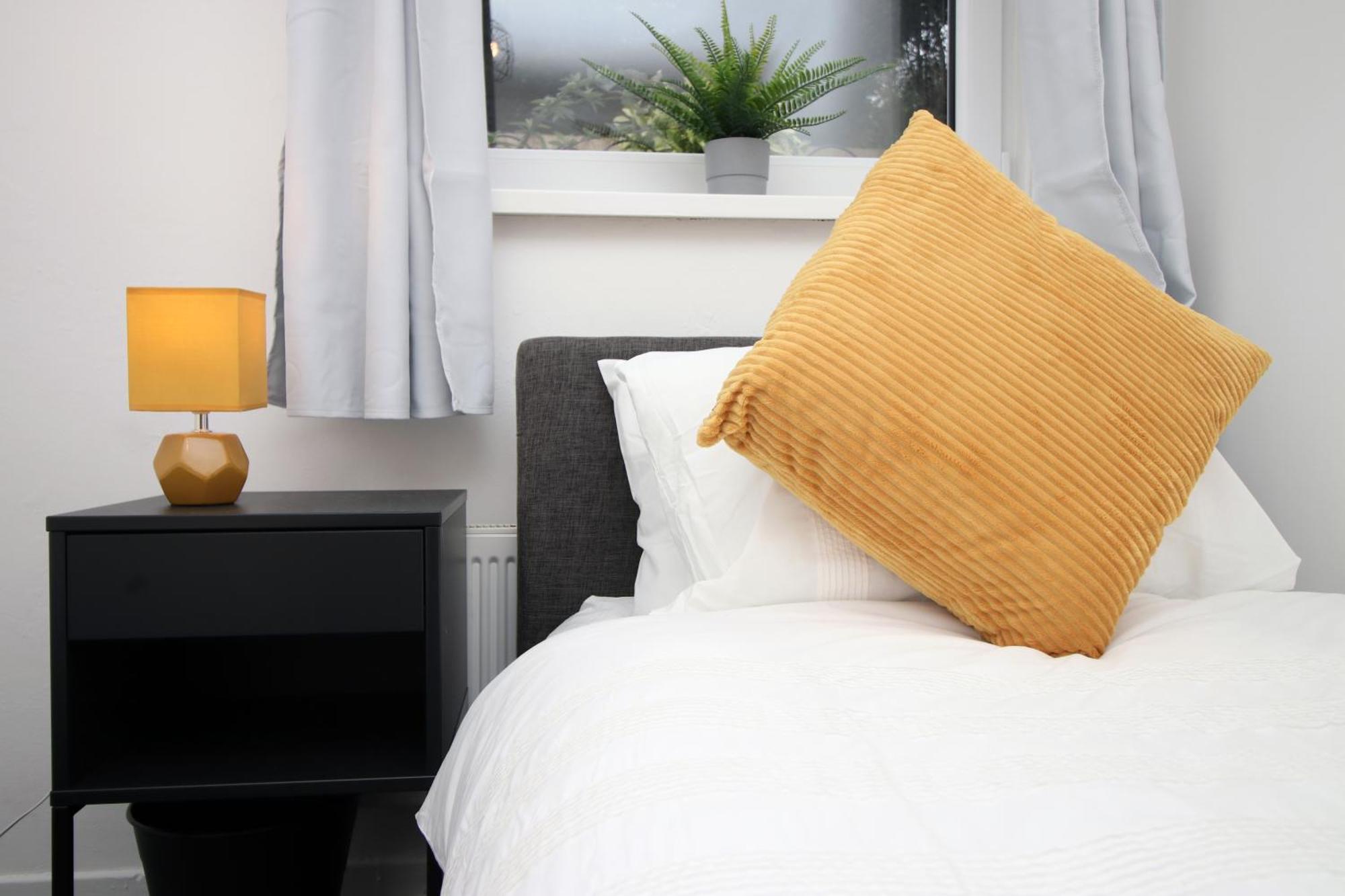 City, Sleeps 5, Tv Every