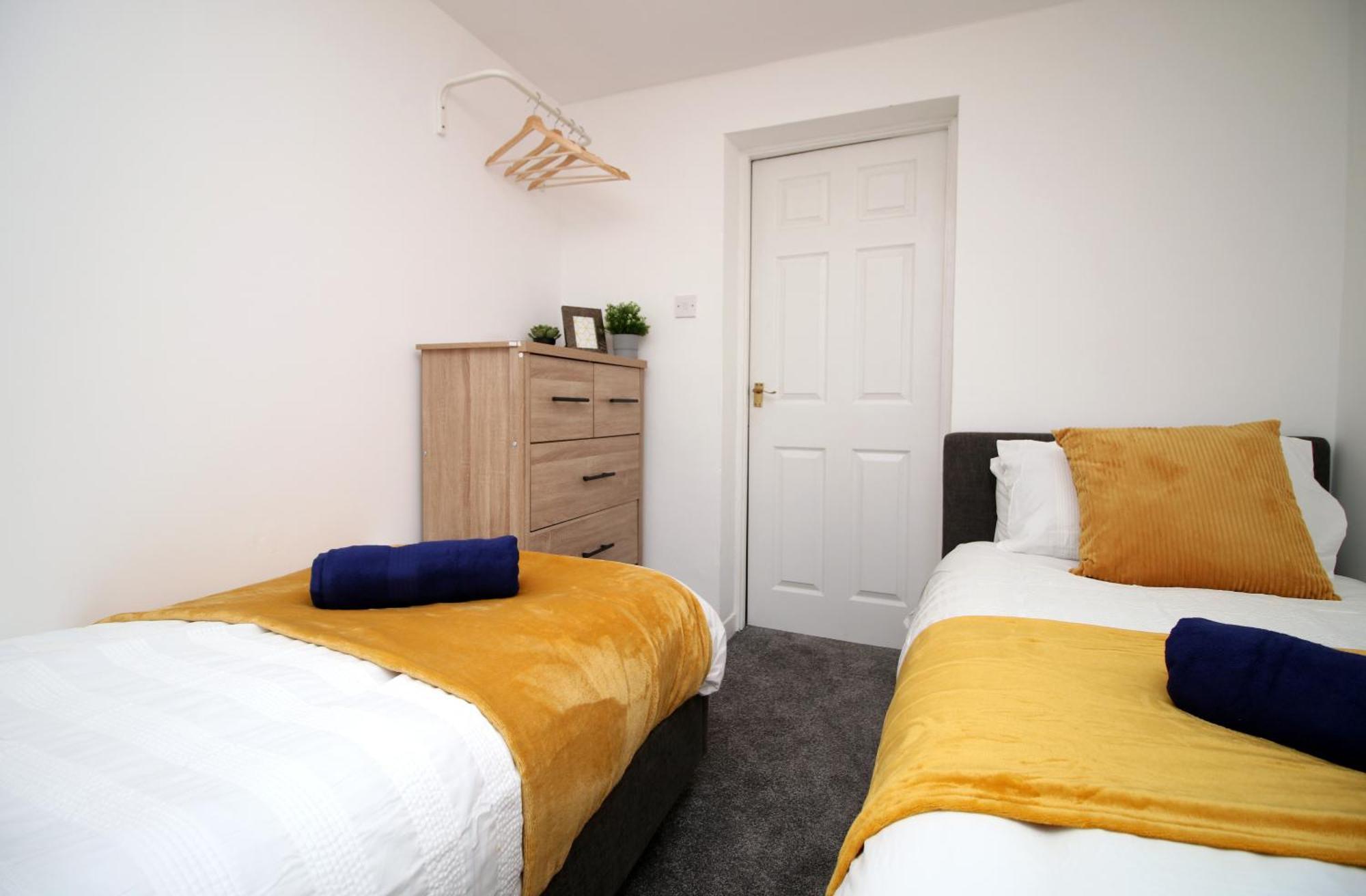 City, Sleeps 5, Tv Every Holiday home Swansea